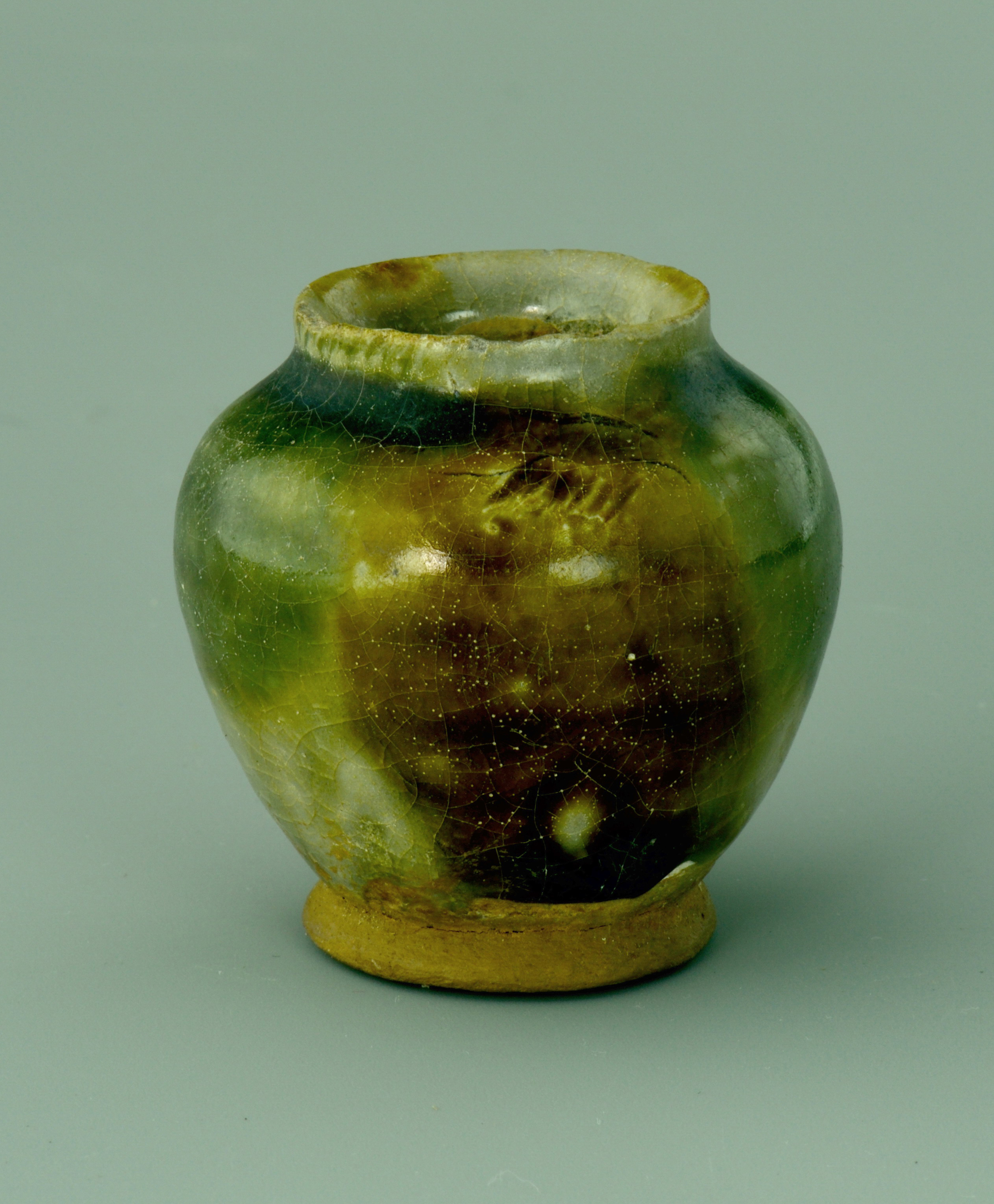 唐代绿褐釉瓷罐